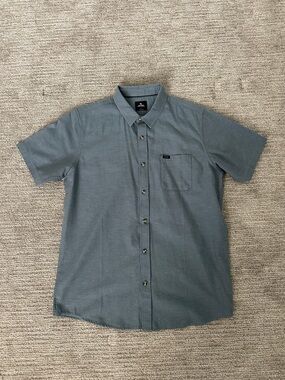 Rip Curl Short Sleeve Button-Down Shirt in Slate Blue - Large